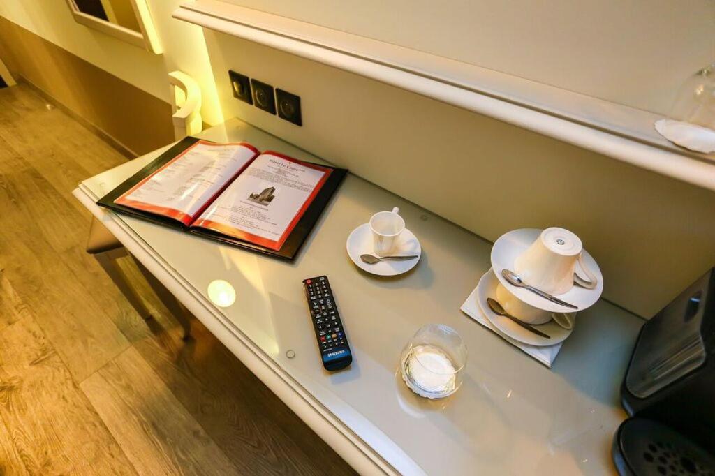 Cit'Hotel - Hotel Le Cedre 누아용 외부 사진
