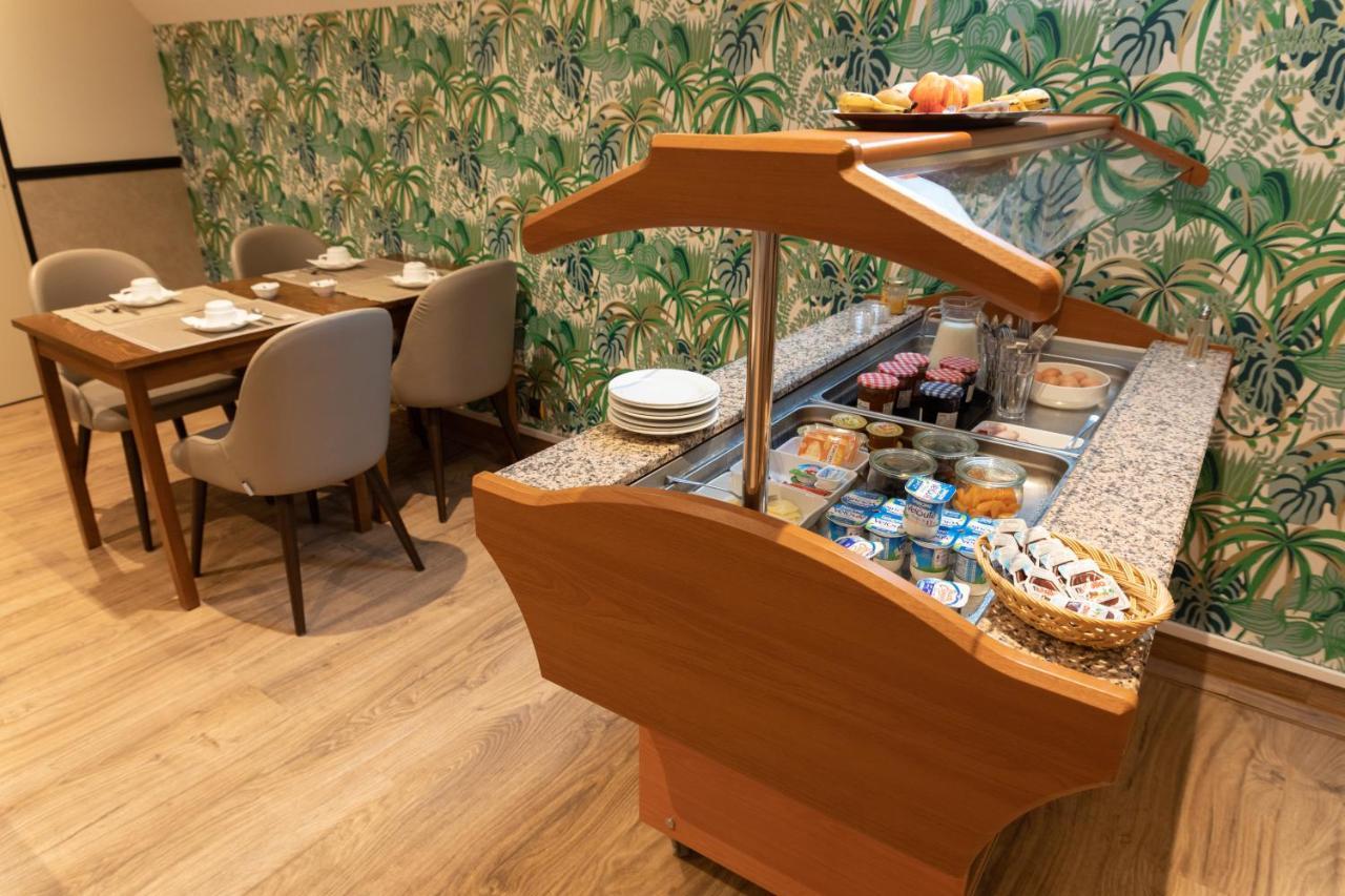 Cit'Hotel - Hotel Le Cedre 누아용 외부 사진