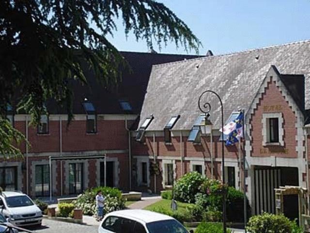 Cit'Hotel - Hotel Le Cedre 누아용 외부 사진